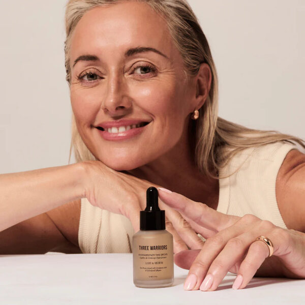 Three Warriors Hydrabronze Tanning Drops Kapky pro přirozené opálení a hydrataci pleti 5